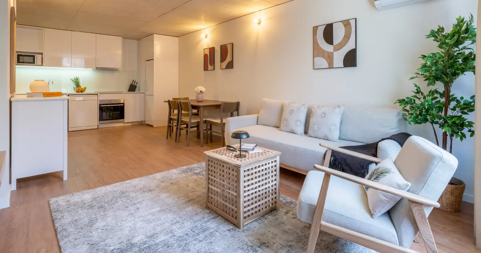 Sala de Alojamento Local no Porto gerido pela HostWise