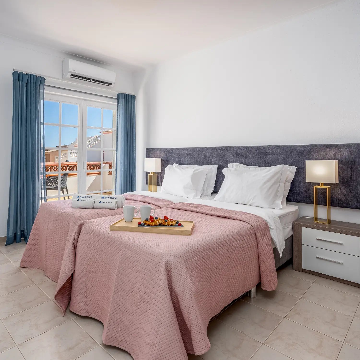 Quarto de um Alojamento Local em Lagos, Algarve, gerido pela Host Wise