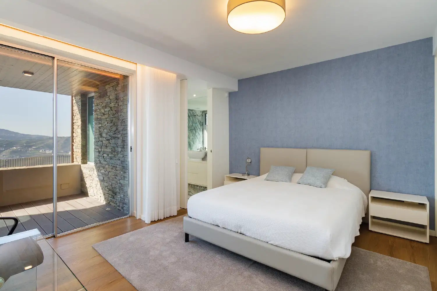 Quarto no Alojamento Local em Lobrigos, gerido pela Host Wise