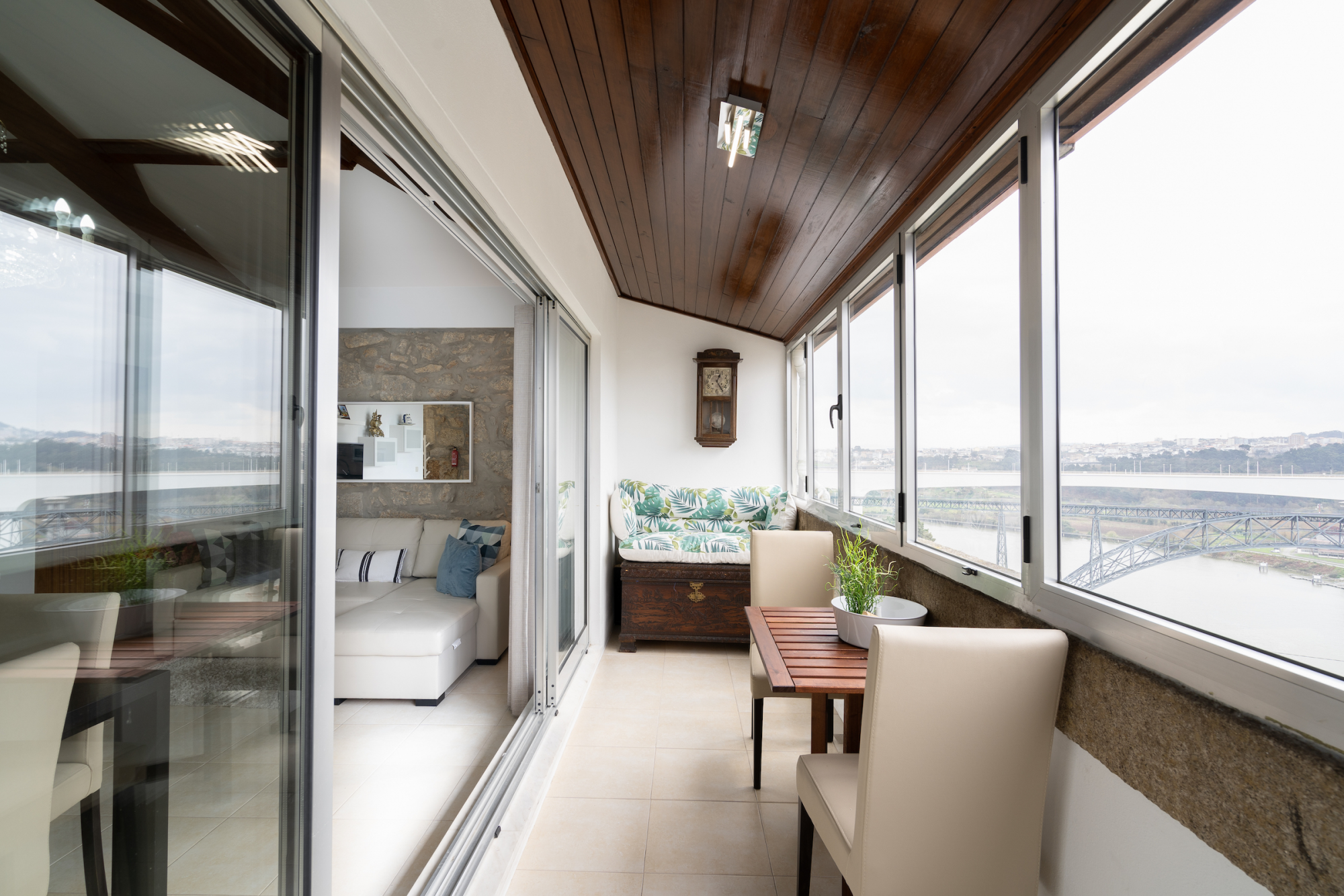 Upscale Flat | Instaworthy River View by Host Wise