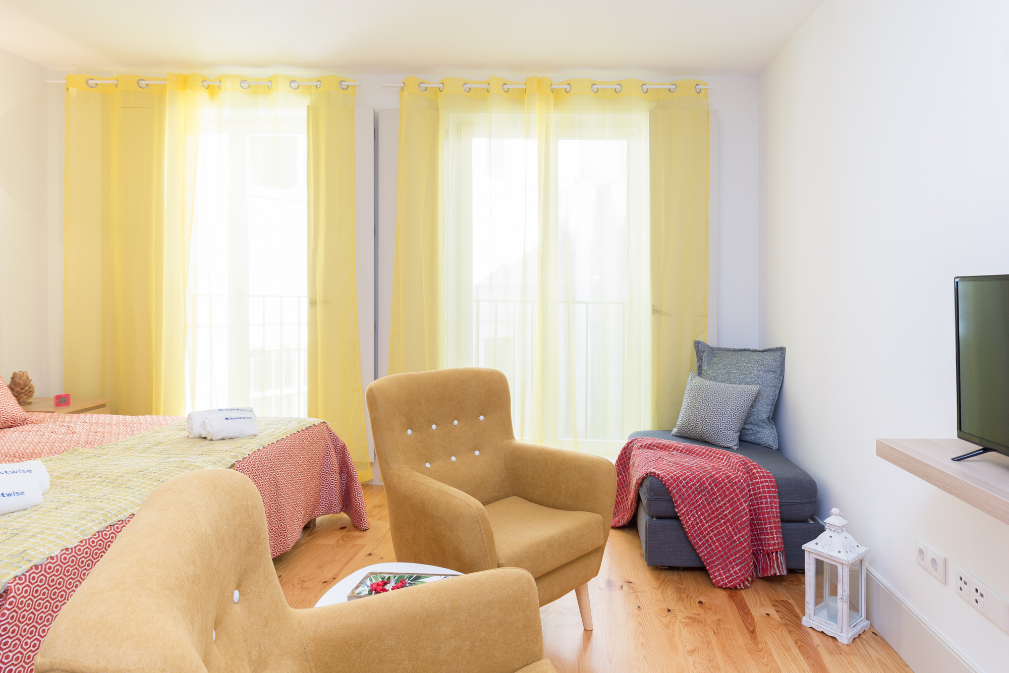 Colourful Sunny Flat | Trindade