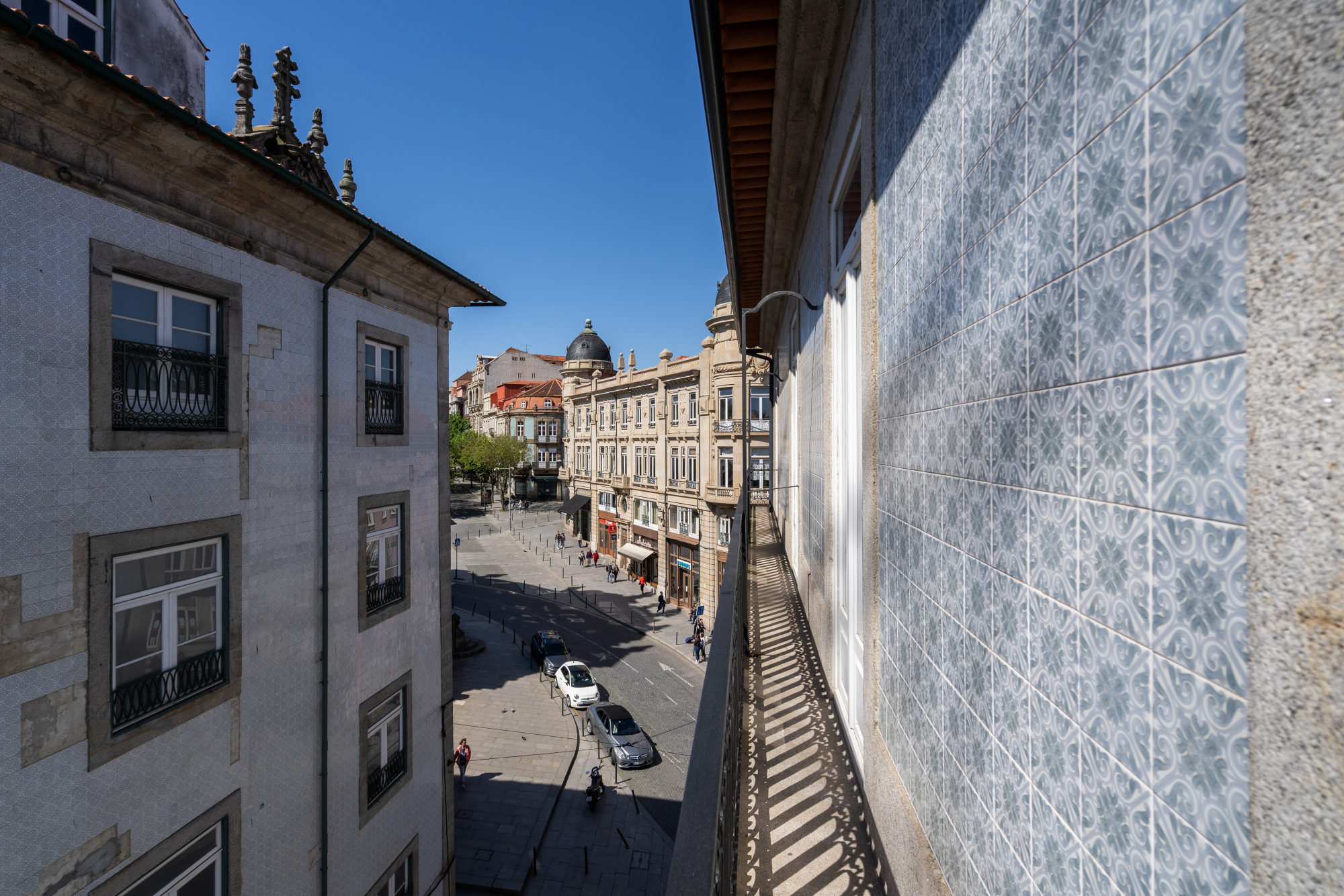 Captivating View Studio w/ Balcony | Clérigos