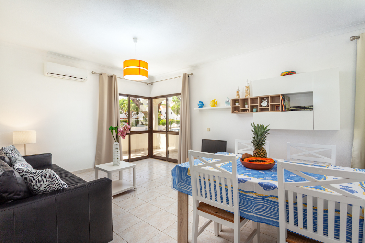 Fresh Sunny Flat com piscina e terraço por Host Wise 