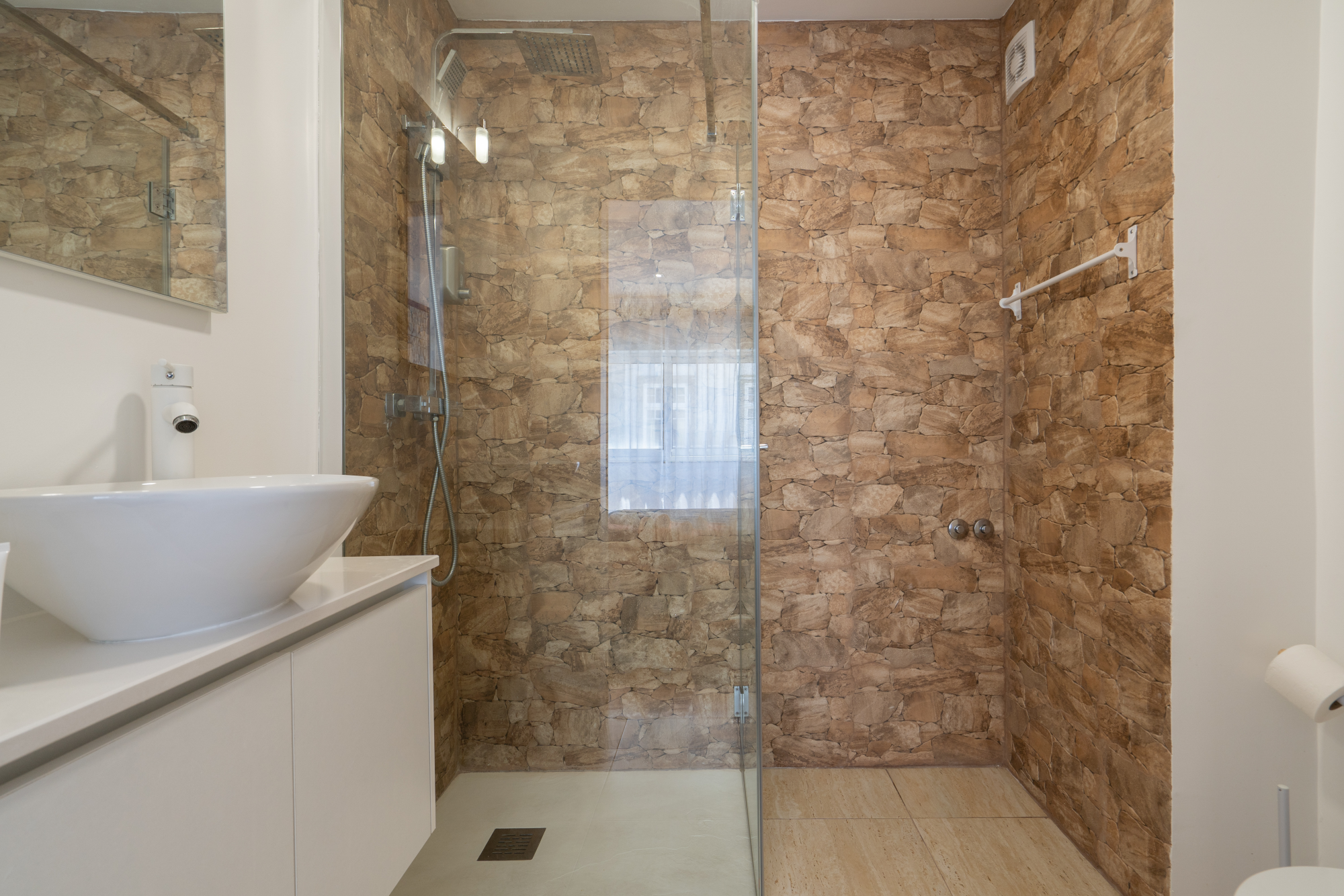 Luxuoso Apartamento Espaçoso com Terraço e Jacuzzi 