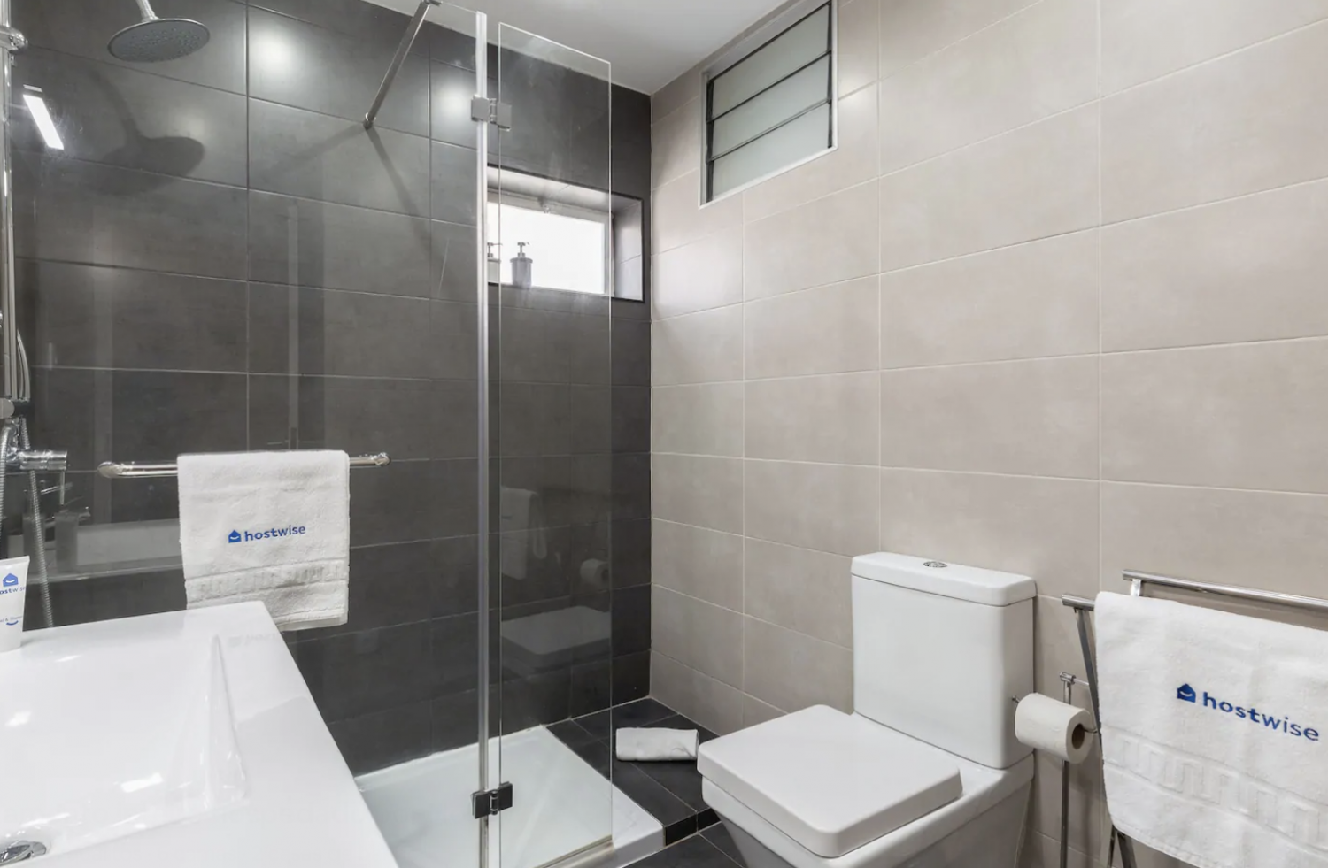 Moderno apartamento claro com varanda | Jacuzzi 