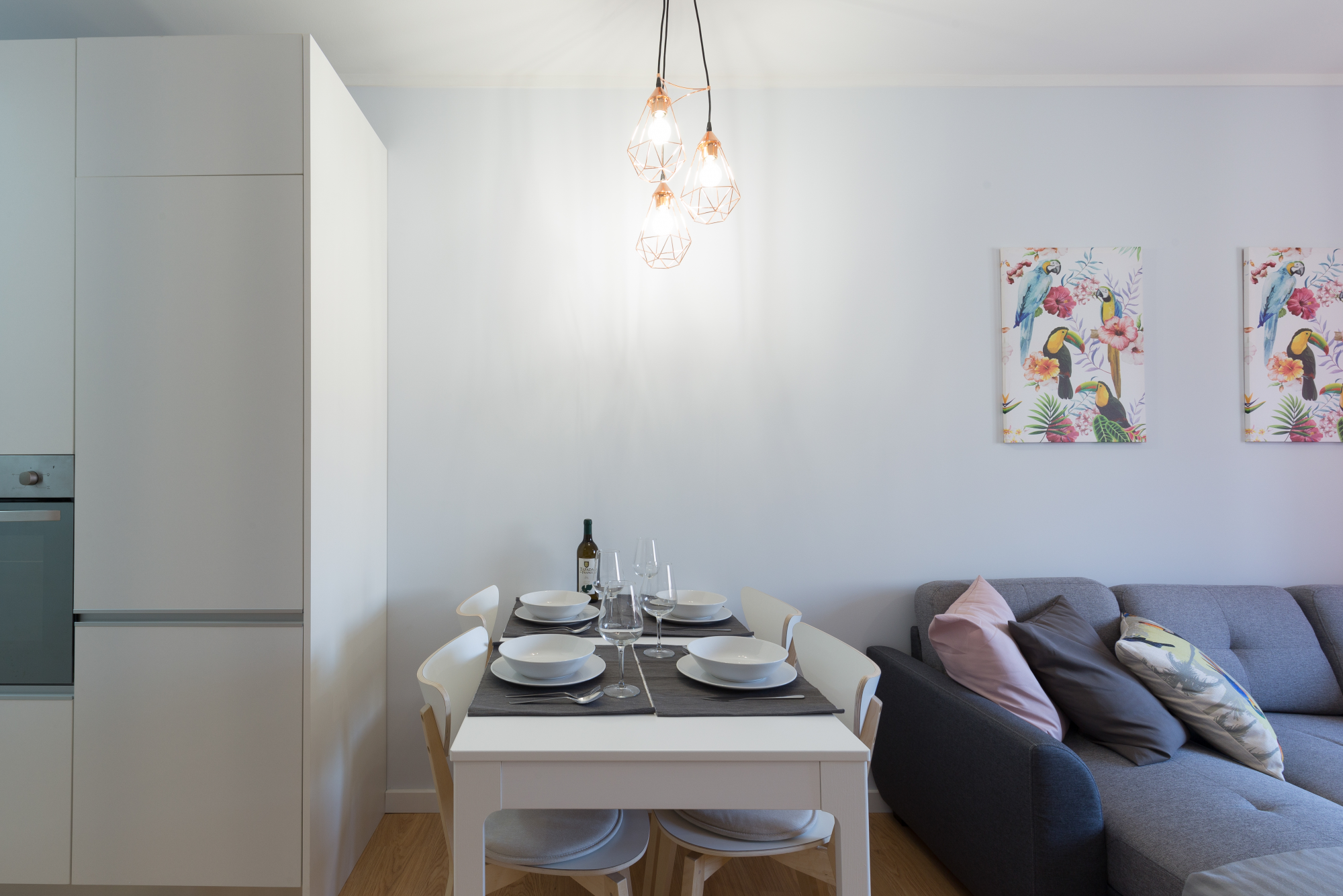 Modern Charmy Flat | City Center by Host Wise