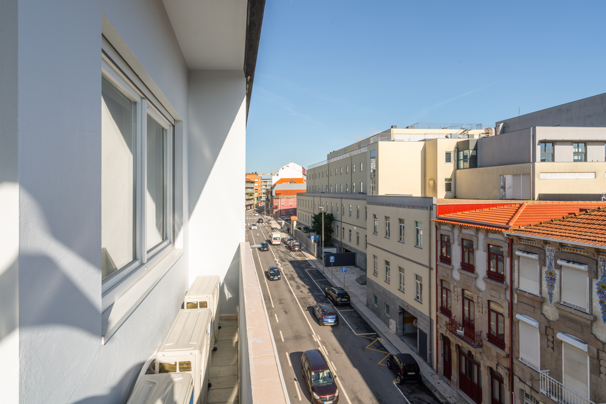 Fantastic Contemporary Flat w/ Balcony