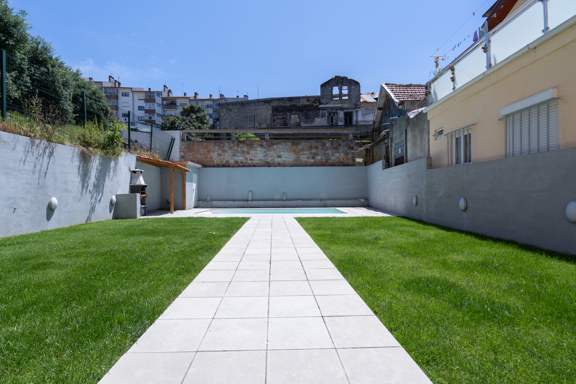 Sunny Bright Duplex &amp; Pool por Host Wise 